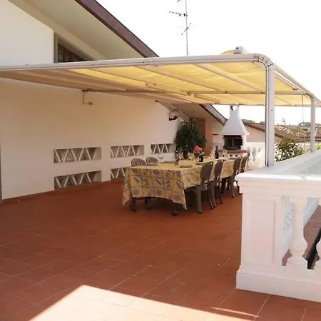 La Terrazza Sul Parco Con Uso Piscina Apartment *